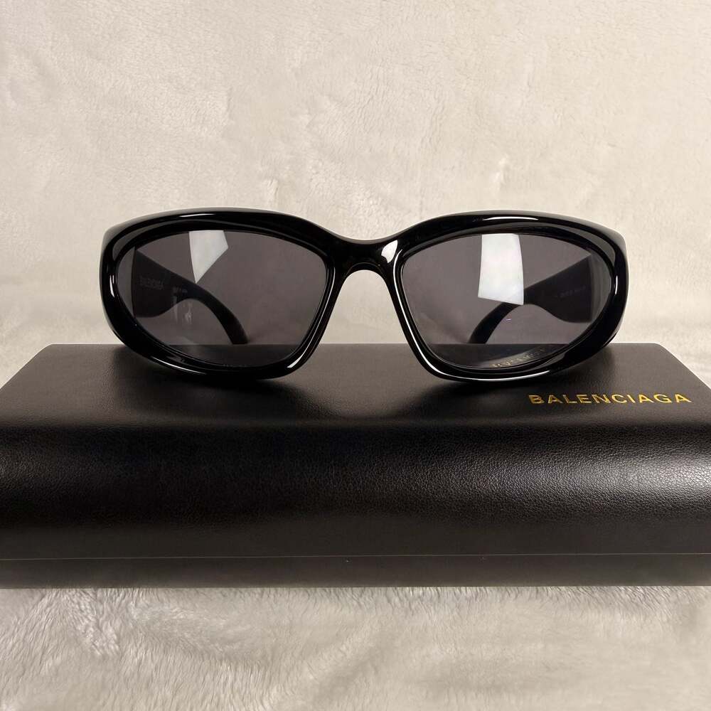 Balenciaga Sunglasses Black Wrap Style (Used) - Picture 2 of 9